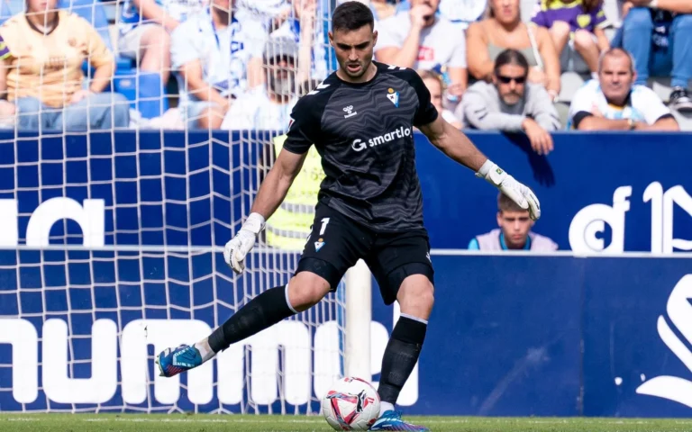 Daniel Fuzato é bem visto pelo Eibar, mas clube entende sua decisão
