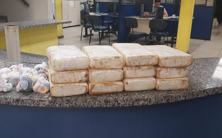 Polícia apreende drogas em área de desembarque de ônibus na Tijuca | Rio de Janeiro