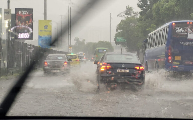 Chuva forte causa transtornos na volta para casa dos cariocas | Rio de Janeiro
