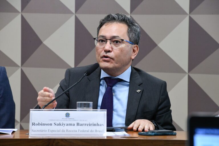 Polêmica do PIX: Receita diz ter dados de movimentações há décadas e nega intenção de pegar trabalhador informal