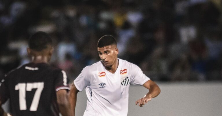 Santos é superado pela Ferroviária e avança em segundo lugar do grupo na Copinha