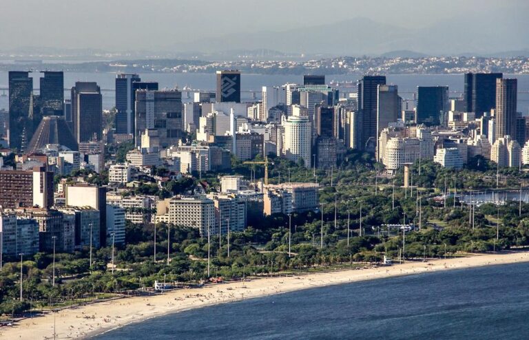 Baixa oferta de escritórios vazios na Zona Sul acende sinal verde para o Centro do Rio em 2025