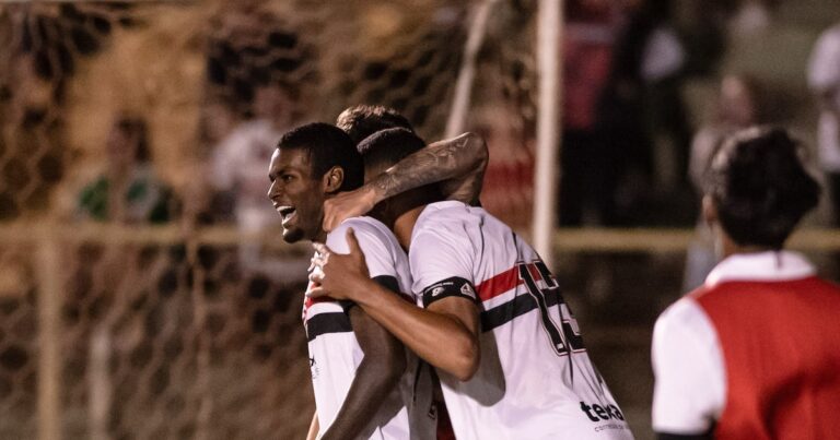 São Paulo bate XV de Jaú, fecha primeira fase da Copinha com 100% e vai encarar o América-RN