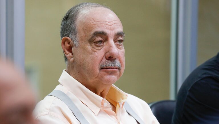 Fuad passa por traqueostomia e “respira bem por ventilação mecânica”, diz boletim