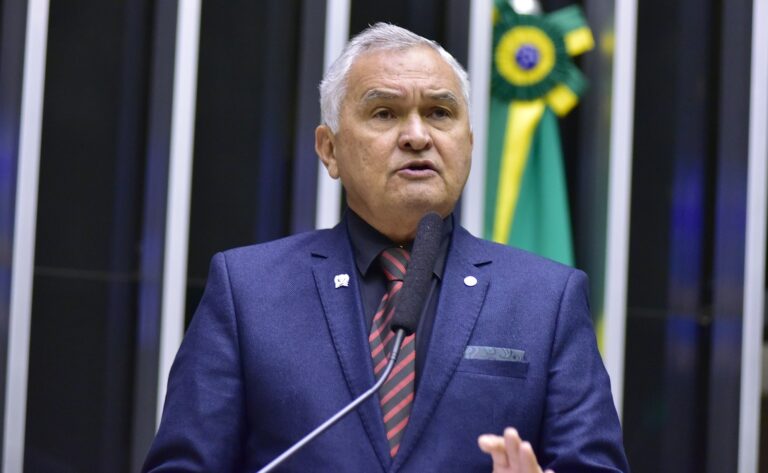 Justiça Federal condena deputado do PL a pagar R$ 2 milhões por incentivo a atos antidemocráticos