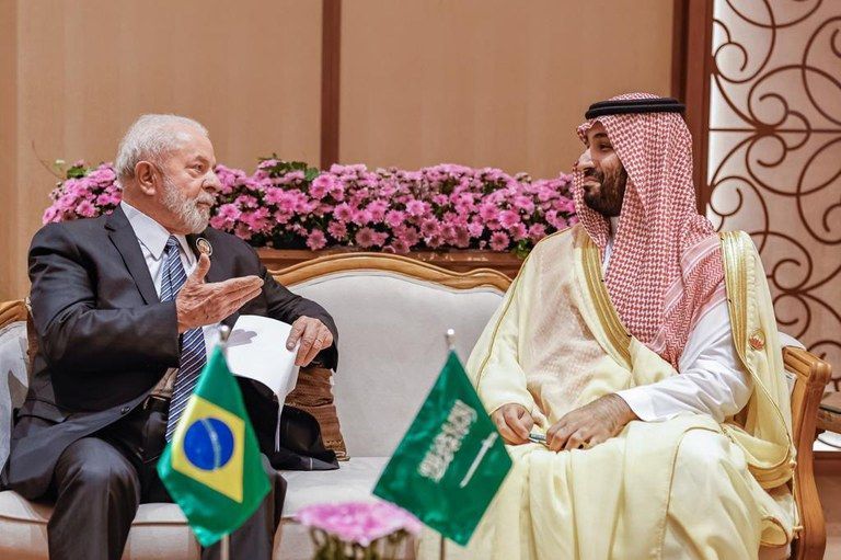 Em conversa com líder saudita, Lula diz que relações entre países estão em excelente momento