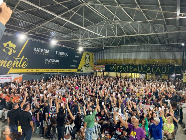 Insatisfeitos, servidores da Educação do Rio fazem assembleias neste sábado para discutir mobilização