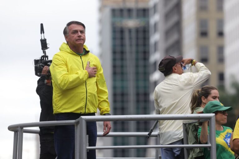 Anistia: Bolsonaro comemora assinaturas e minimiza mudança em dosimetria