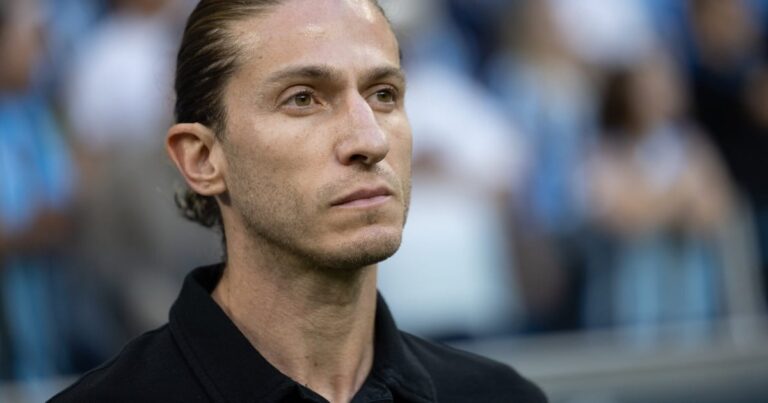 Filipe Luís enaltece postura dos jogadores do Flamengo em vitória contra o Grêmio – R7 Esportes Filipe Luís enaltece postura dos jogadores do Flamengo em vitória contra o Grêmio – R7 Esportes
