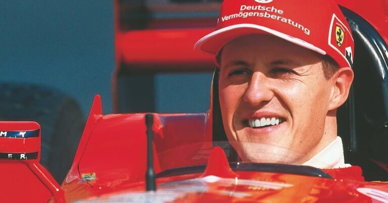Michael Schumacher viaja de helicóptero para conhecer sua primeira neta – R7 Esportes Michael Schumacher viaja de helicóptero para conhecer sua primeira neta – R7 Esportes