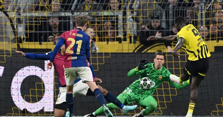 Barcelona toma susto, mas segura pressão do Dortmund e vai à semifinal da Champions Barcelona toma susto, mas segura pressão do Dortmund e vai à semifinal da Champions