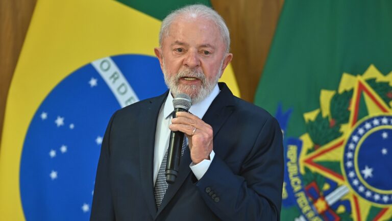 Pesquisa: governo Lula é desaprovado por 67,4% em Curitiba; 29,3% aprovam