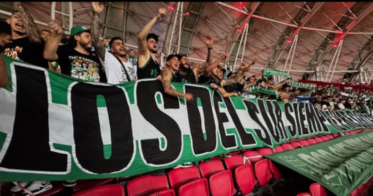 Torcedor é morto após briga de torcidas do Atlético Nacional em Porto Alegre Torcedor é morto após briga de torcidas do Atlético Nacional em Porto Alegre