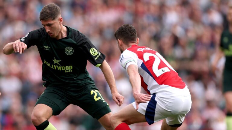 Arsenal tropeça em casa pela Premier League e Liverpool agradece Arsenal tropeça em casa pela Premier League e Liverpool agradece