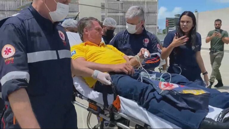 Após 12h de cirurgia, Bolsonaro está na UTI e estável, diz boletim médico