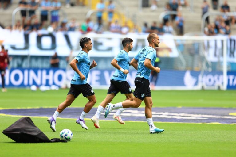 Grêmio e Flamengo estão escalados para o duelo pelo Brasileiro; confira Grêmio e Flamengo estão escalados para o duelo pelo Brasileiro; confira