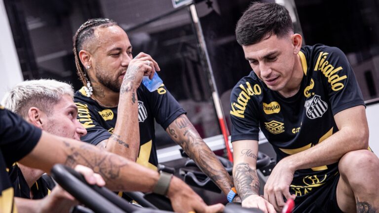 Com Neymar, elenco do Santos volta das férias e inicia intertemporada
