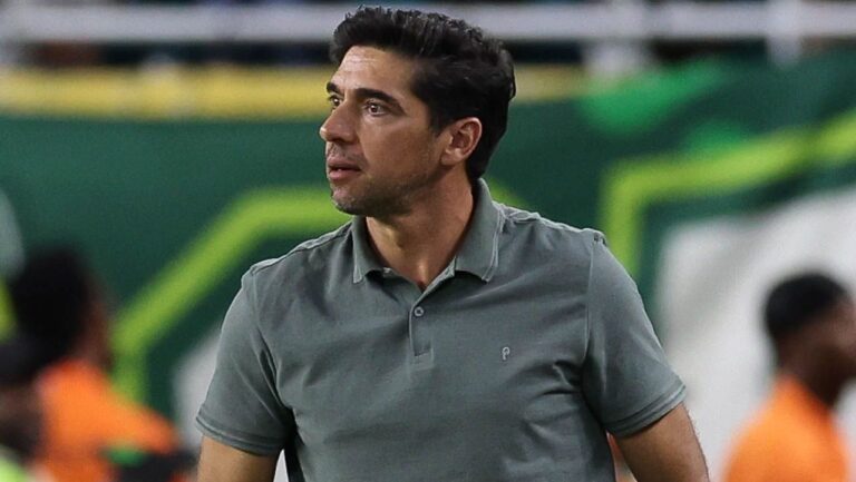 Palmeiras: Abel defende Estêvão após declaração polêmica e detona imprensa