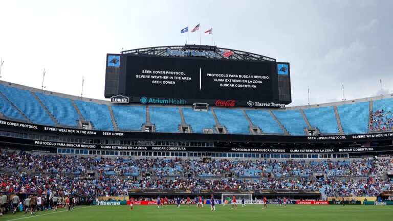 Benfica x Chelsea é paralisado por condições climáticas no Mundial