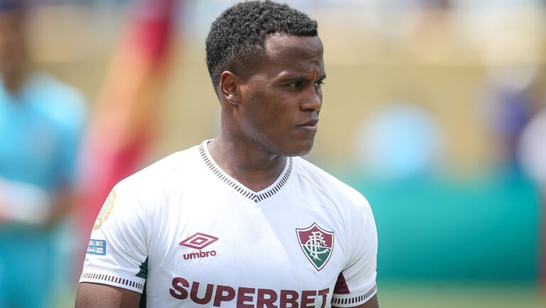 “Um novo herói do futebol”: jornal exalta atuação de Jhon Arias no Mundial “Um novo herói do futebol”: jornal exalta atuação de Jhon Arias no Mundial